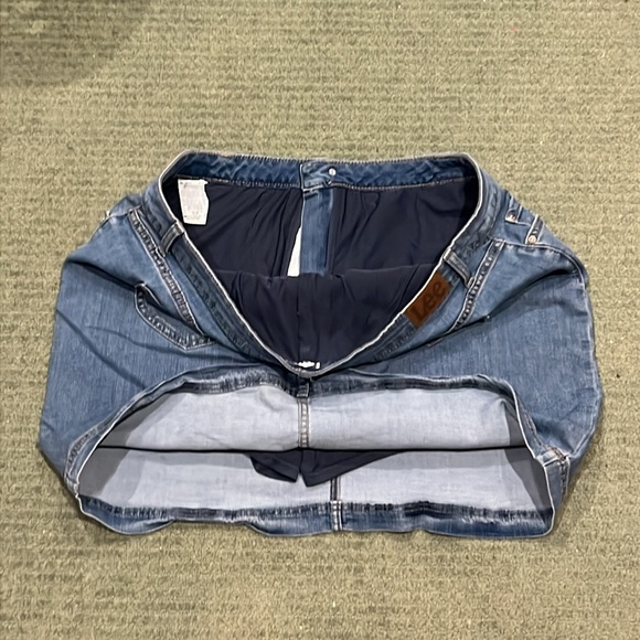 Lee’s mid-rise jean skort - Picture 4 of 4